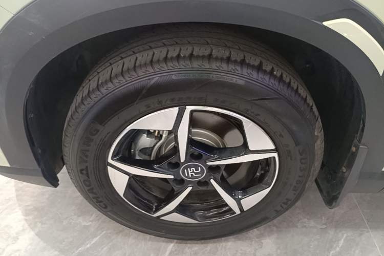 Used BYD Yuan UP 2024 401KM Leading Edition Left Front Wheel Hub