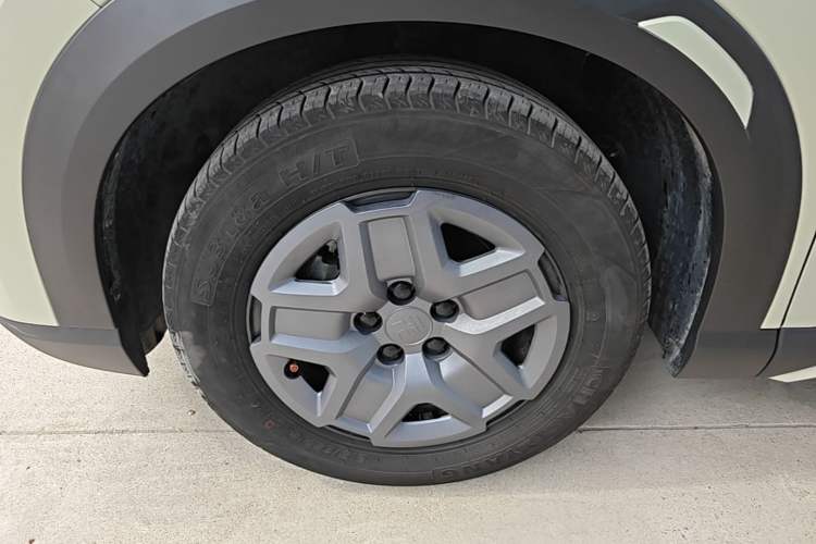Used BYD Yuan UP 2024 401 km Active Version Left Front Wheel Hub