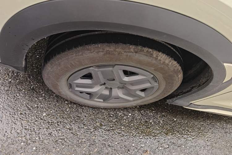 Used BYD Yuan UP 2024 401 km Active Version Left Front Wheel Hub