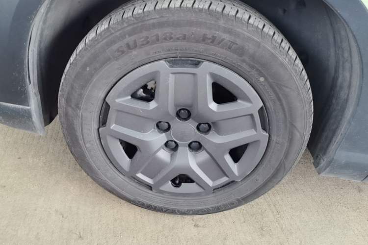 Used BYD Yuan UP 2024 401 km Active Version Left Front Wheel Hub