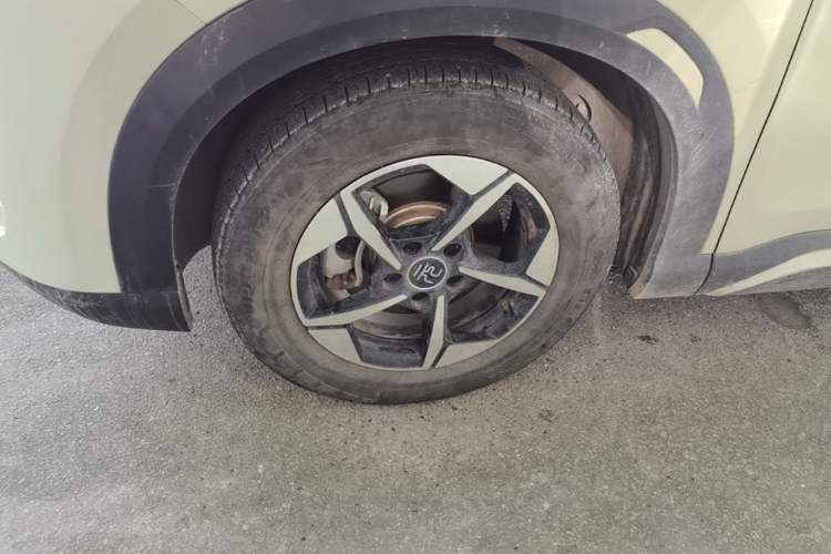 Used BYD Yuan UP 2024 401KM Beyond Edition Left Front Wheel Hub