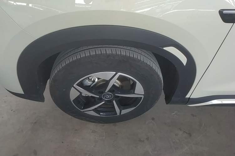Used BYD Yuan UP 2024 401KM Leading Edition Left Front Wheel Hub