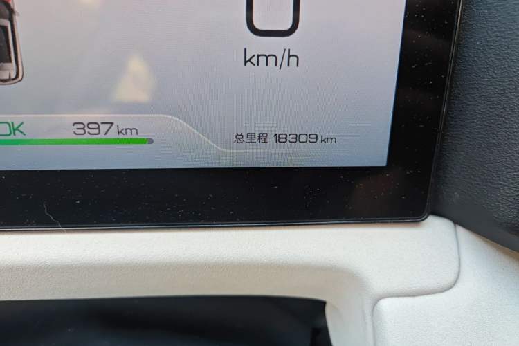 Used BYD Yuan UP 2024 401KM Leading Edition Odometer Close Up