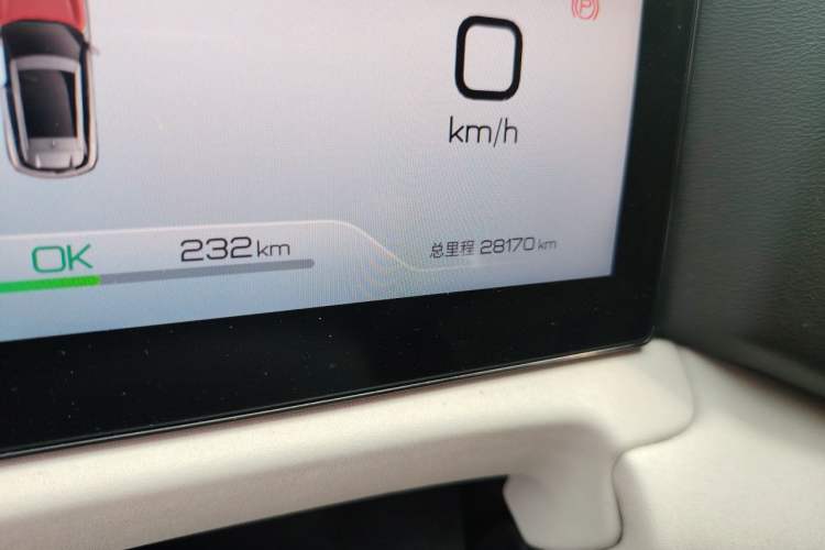 Used BYD Yuan UP 2024 401KM Beyond Edition Odometer Close Up