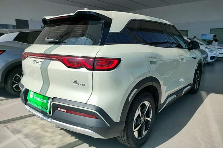 Used BYD Yuan UP 2024 401KM Leading Edition Rear Right 45 Deg