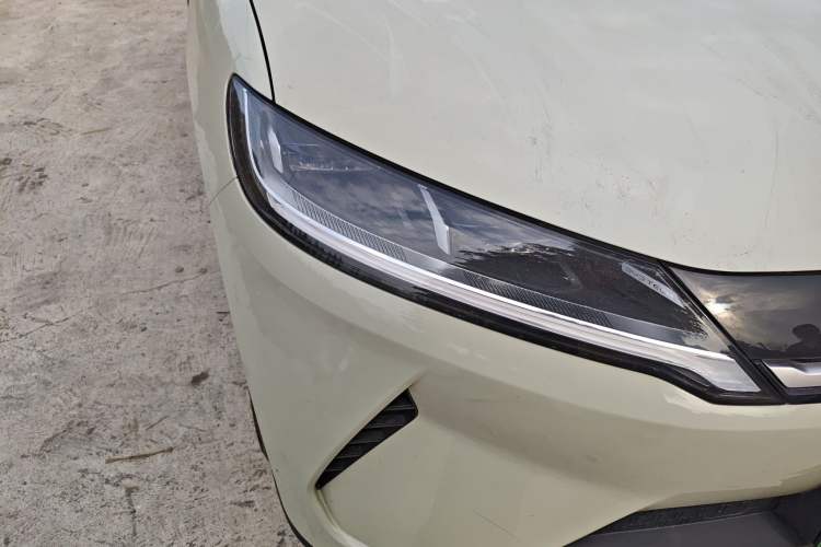 Used BYD Yuan UP 2024 401 km Active Version Right Front Headlight