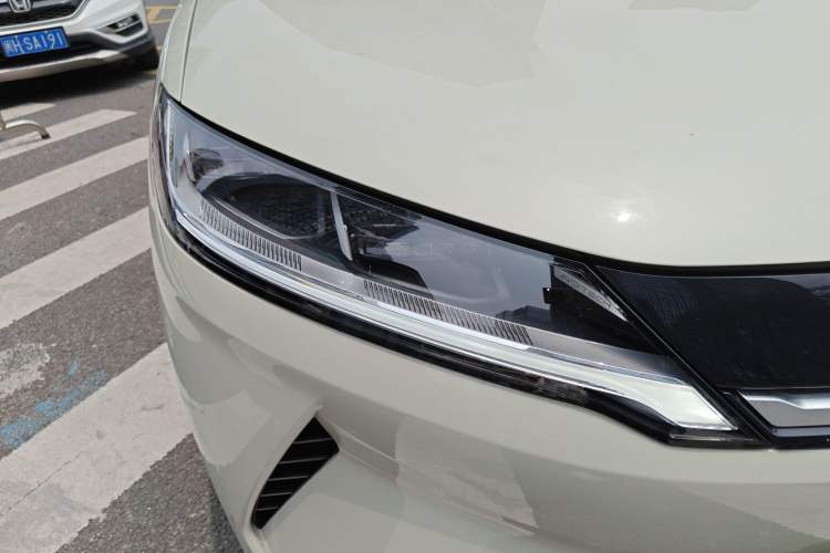 Used BYD Yuan UP 2024 401 km Active Version Right Front Headlight