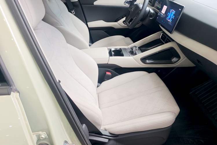 Used BYD Yuan UP 2024 401KM Leading Edition Right Front Seat