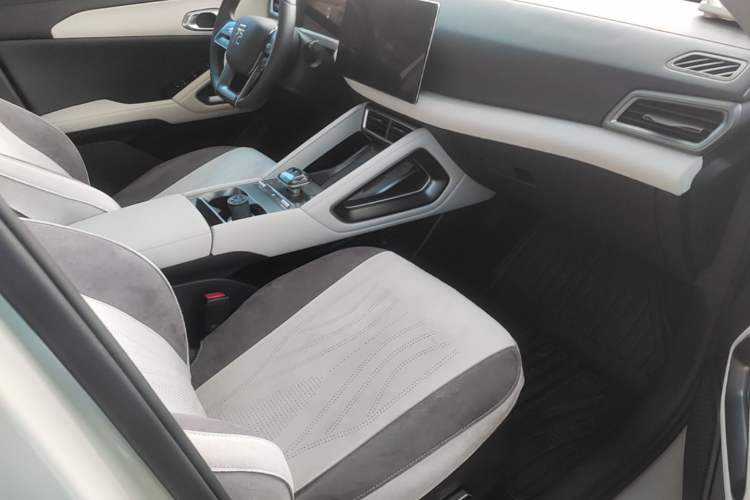 Used BYD Yuan UP 2024 401KM Beyond Edition Right Front Seat