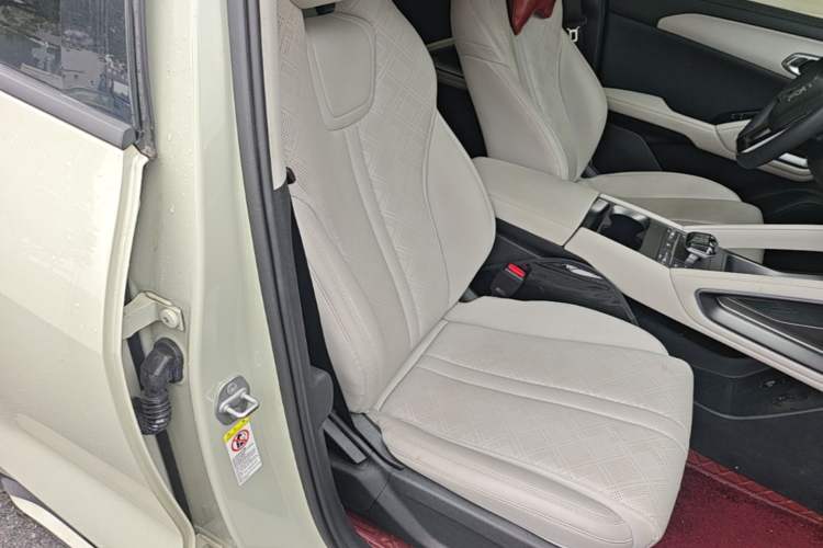 Used BYD Yuan UP 2024 401 km Active Version Right Front Seat