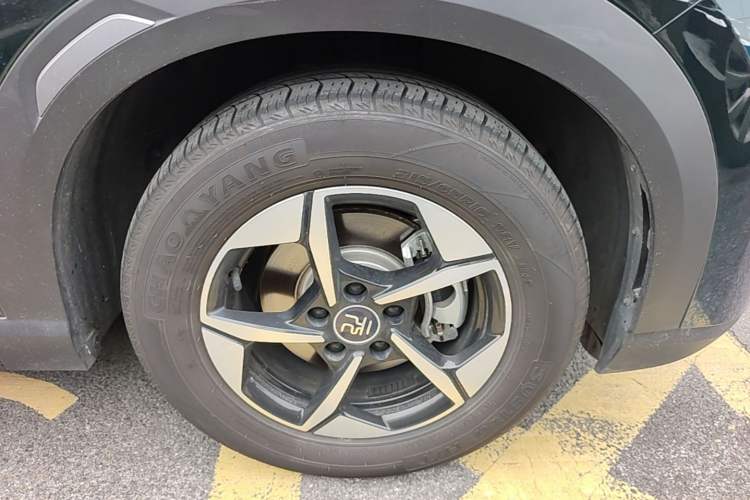 Used BYD Yuan UP 2024 401KM Beyond Edition Right Front Wheel Hub