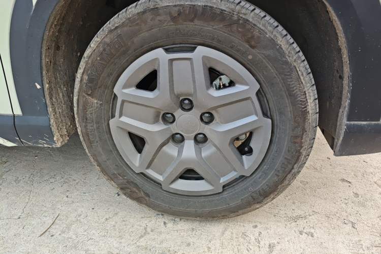 Used BYD Yuan UP 2024 401 km Active Version Right Front Wheel Hub
