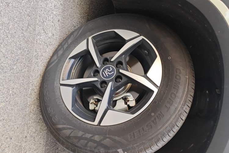 Used BYD Yuan UP 2024 401KM Leading Edition Right Front Wheel Hub