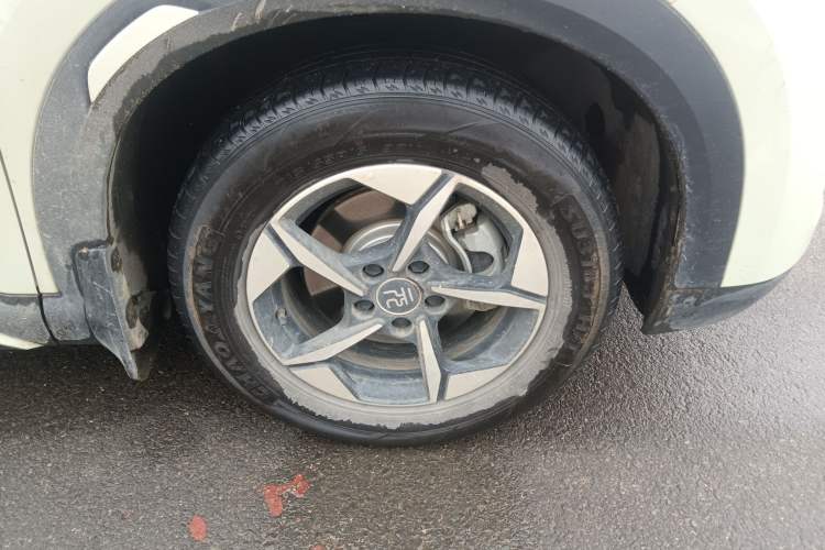Used BYD Yuan UP 2024 401KM Leading Edition Right Front Wheel Hub
