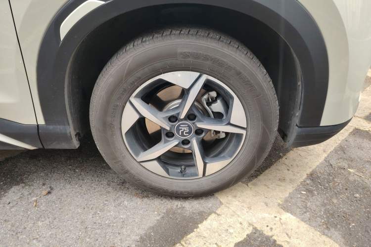 Used BYD Yuan UP 2024 401KM Leading Edition Right Front Wheel Hub
