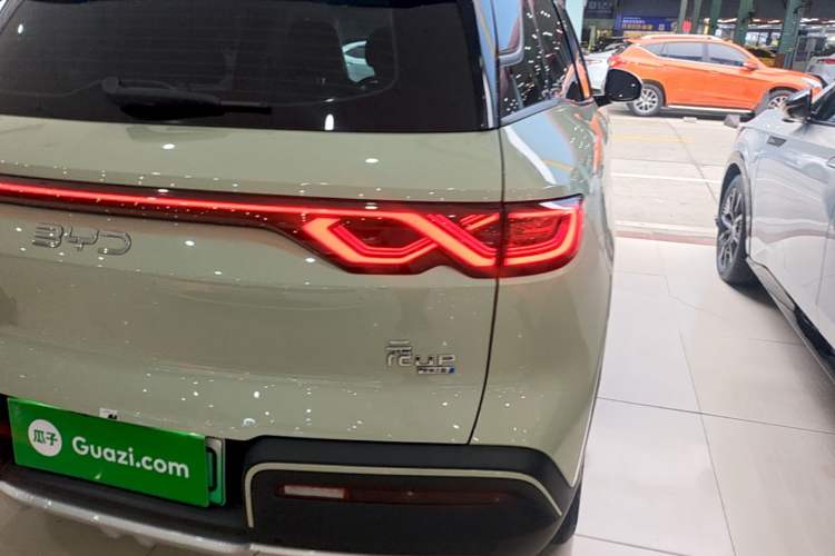 Used BYD Yuan UP 2024 401KM Leading Edition Right Rear Taillight