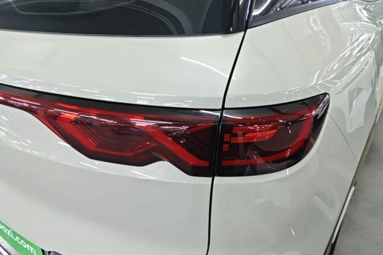 Used BYD Yuan UP 2024 401 km Active Version Right Rear Taillight