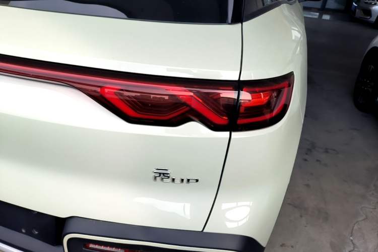 Used BYD Yuan UP 2024 401KM Leading Edition Right Rear Taillight