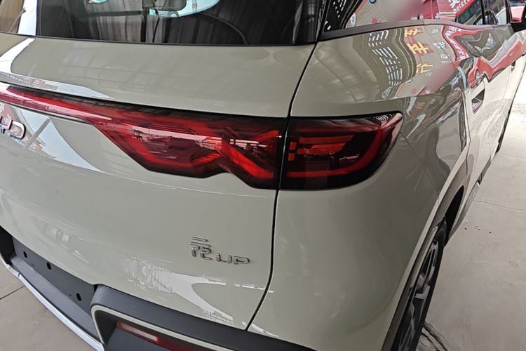 Used BYD Yuan UP 2024 401 km Active Version Right Rear Taillight