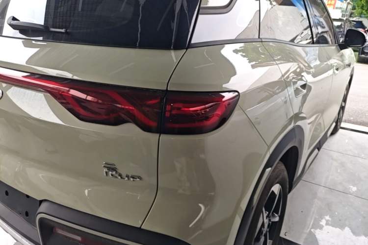 Used BYD Yuan UP 2024 401KM Leading Edition Right Rear Taillight