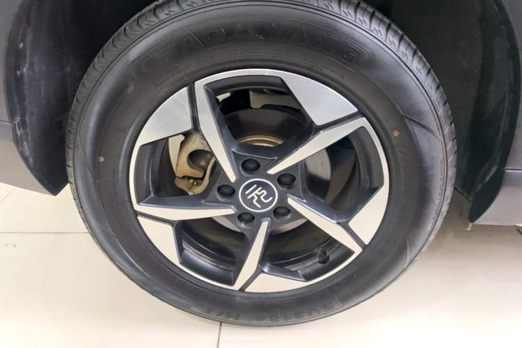 Used BYD Yuan UP 2024 401KM Leading Edition Right Rear Wheel Hub