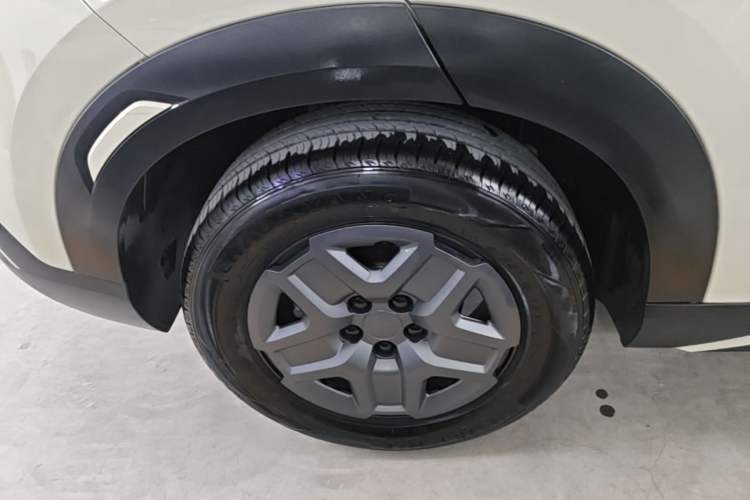 Used BYD Yuan UP 2024 401 km Active Version Right Rear Wheel Hub