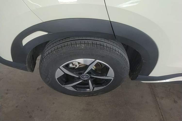 Used BYD Yuan UP 2024 401KM Leading Edition Right Rear Wheel Hub