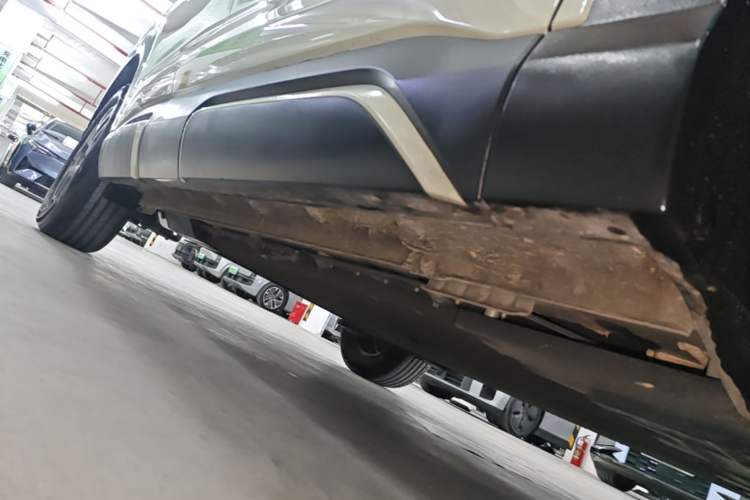 Used BYD Yuan UP 2024 401 km Active Version Right Side Sill