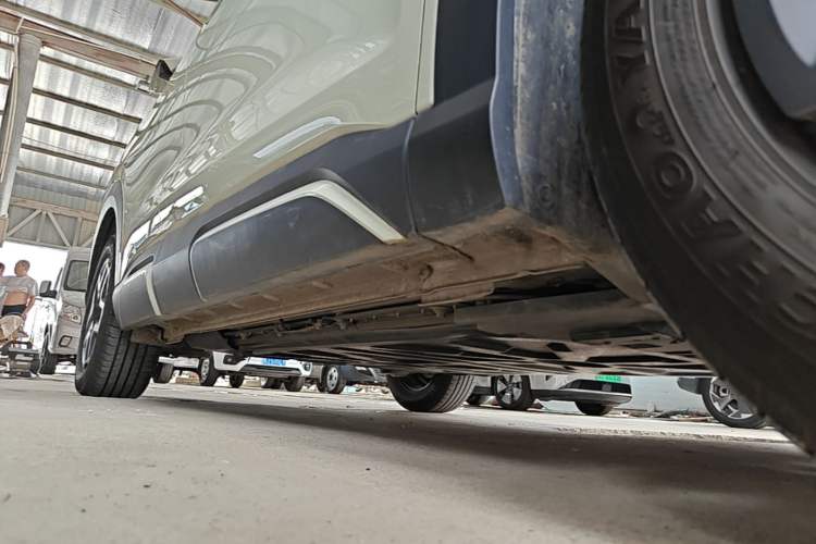Used BYD Yuan UP 2024 401 km Active Version Right Side Sill
