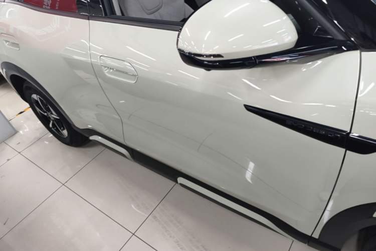 Used BYD Yuan UP 2024 401KM Leading Edition Right Side Sill