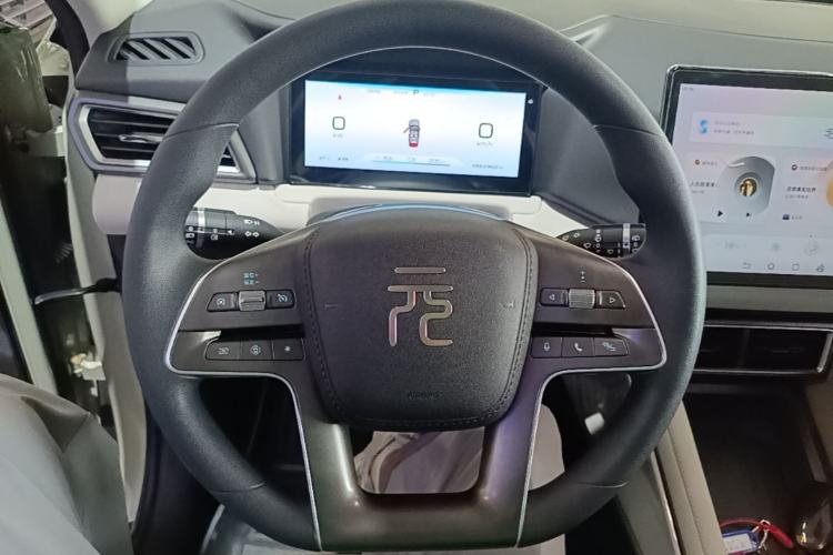 Used BYD Yuan UP 2024 401KM Leading Edition Steering Wheel