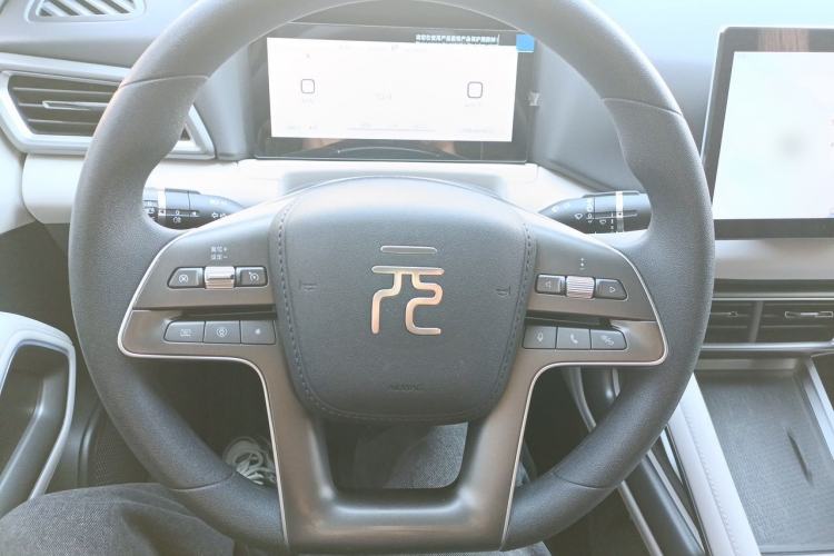 Used BYD Yuan UP 2024 401 km Active Version Steering Wheel