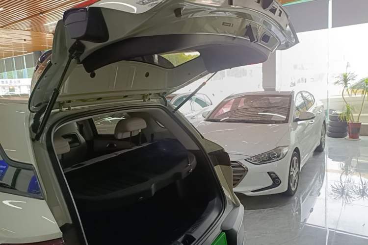 Used BYD Yuan UP 2024 401KM Leading Edition Trunk