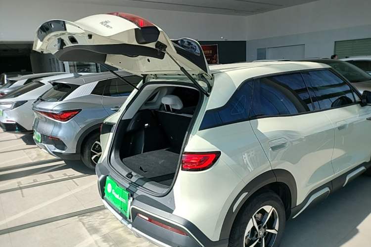 Used BYD Yuan UP 2024 401KM Leading Edition Trunk