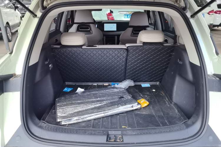 Used BYD Yuan UP 2024 401 km Active Version Trunk