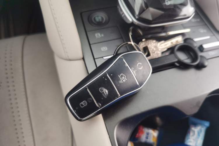 Used BYD Yuan UP 2024 401 km Active Version Vehicle Key