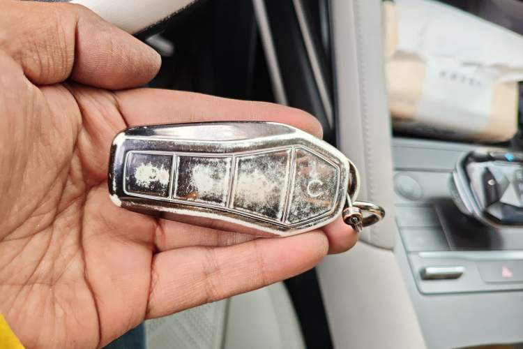 Used BYD Yuan UP 2024 401 km Active Version Vehicle Key