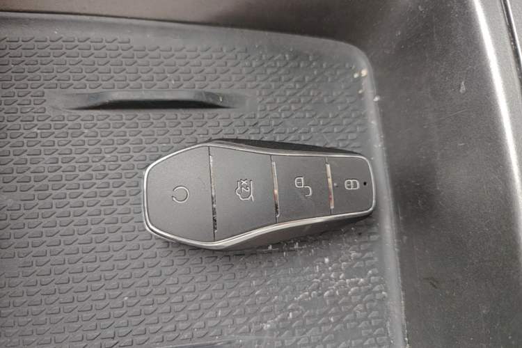 Used BYD Yuan UP 2024 401 km Active Version Vehicle Key