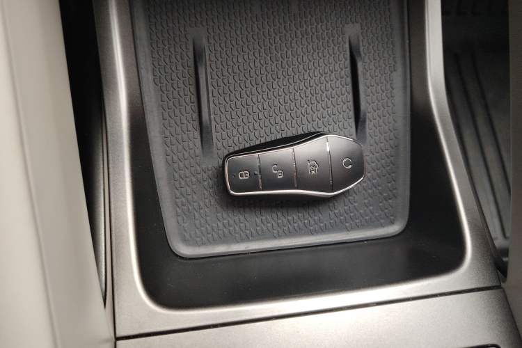 Used BYD Yuan UP 2024 401KM Leading Edition Vehicle Key