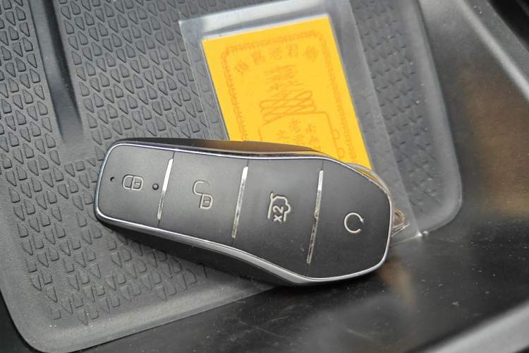 Used BYD Yuan UP 2024 401 km Active Version Vehicle Key