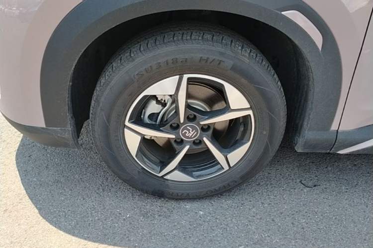 Used BYD Yuan UP 2024 401KM Beyond Edition Left Front Wheel Hub