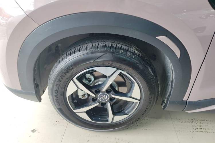 Used BYD Yuan UP 2024 401KM Leading Edition Left Front Wheel Hub