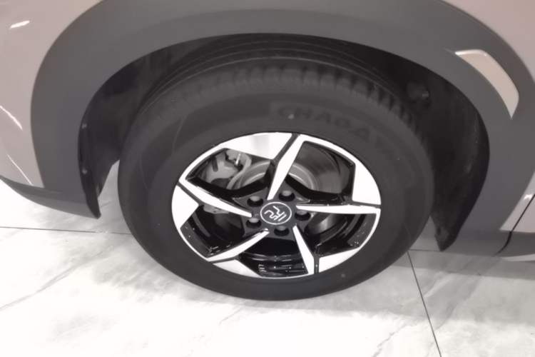 Used BYD Yuan UP 2024 401KM Beyond Edition Left Front Wheel Hub