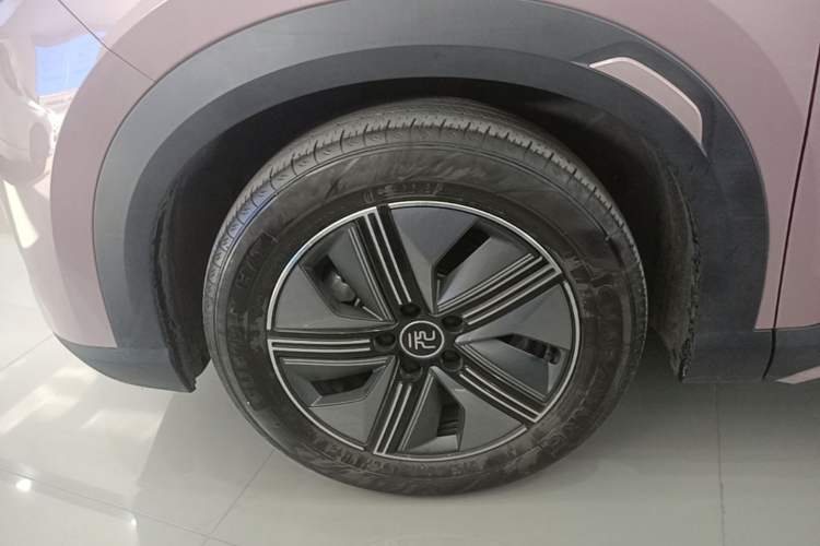 Used BYD Yuan UP 2024 401KM Beyond Edition Left Front Wheel Hub