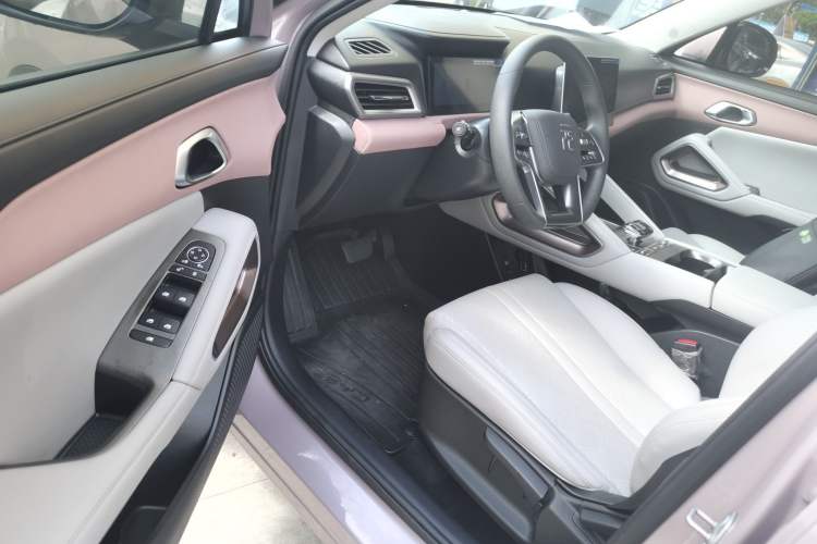 Used BYD Yuan UP 2024 401 km Active Version Interior 3