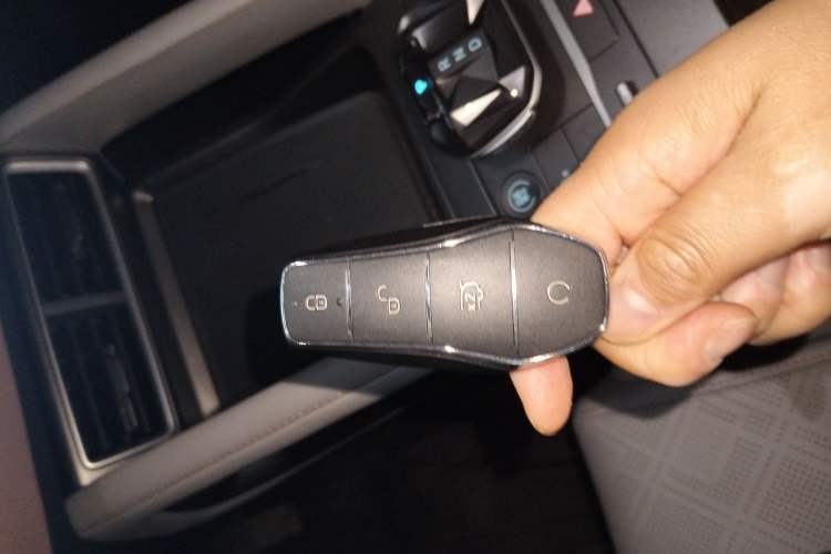Used BYD Yuan UP 2024 401 km Active Version Vehicle Key