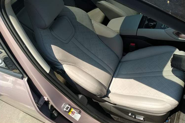 Used BYD Yuan UP 2024 401KM Beyond Edition Right Front Seat