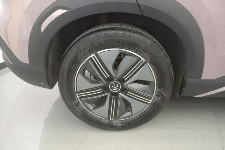 Used BYD Yuan UP 2024 401KM Beyond Edition Right Rear Wheel Hub