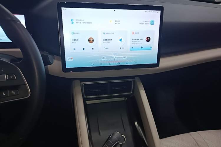 Used BYD Yuan UP 2024 401KM Beyond Edition Audio And AC Panel