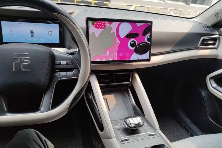 Used BYD Yuan UP 2024 401KM Beyond Edition Audio And AC Panel